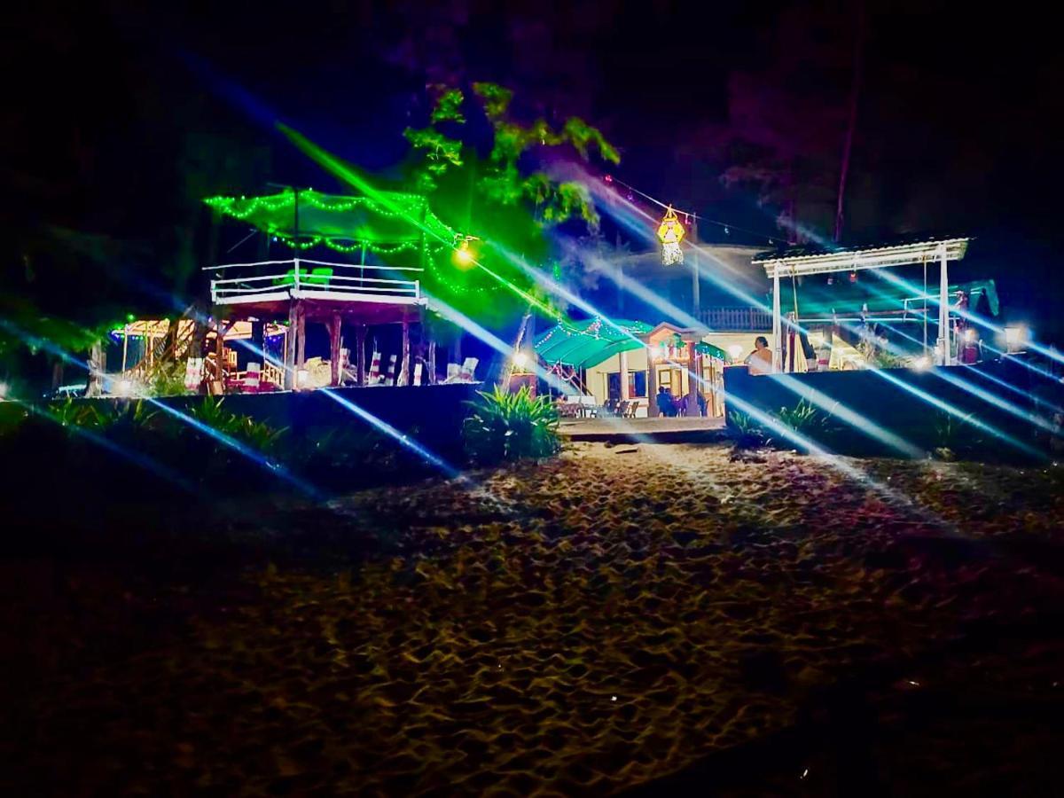 Sam & San Beach Resort Vengurla Dış mekan fotoğraf